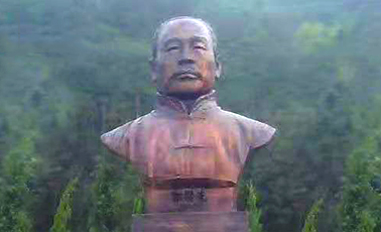 邓缵先老先生雕塑
