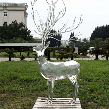 透明小鹿雕塑