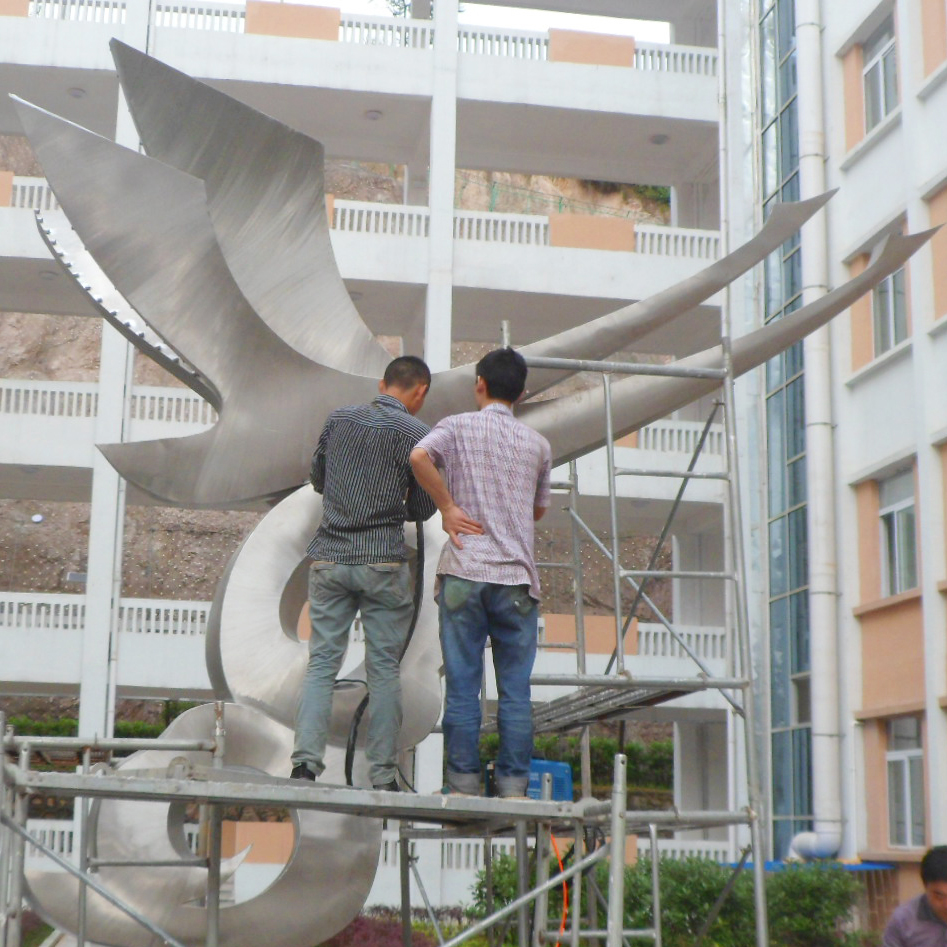 不锈钢雕塑的制作工艺流程是什么？